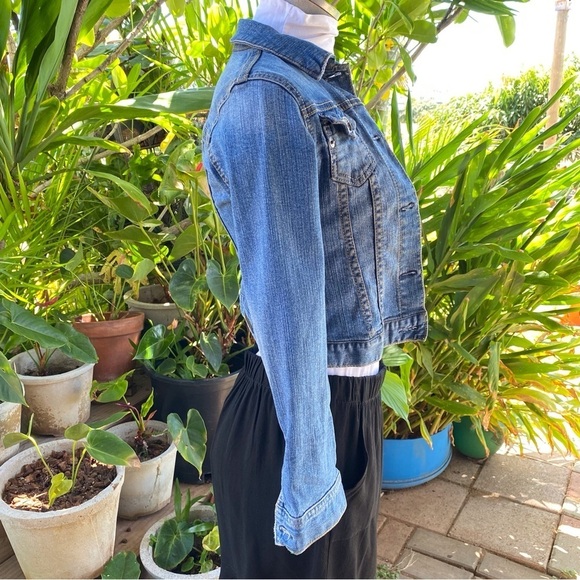 Zara super cute denim jean jacket. - Picture 6 of 8